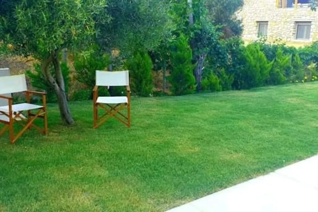 Nicole'S Boutique Studio In Nikiti